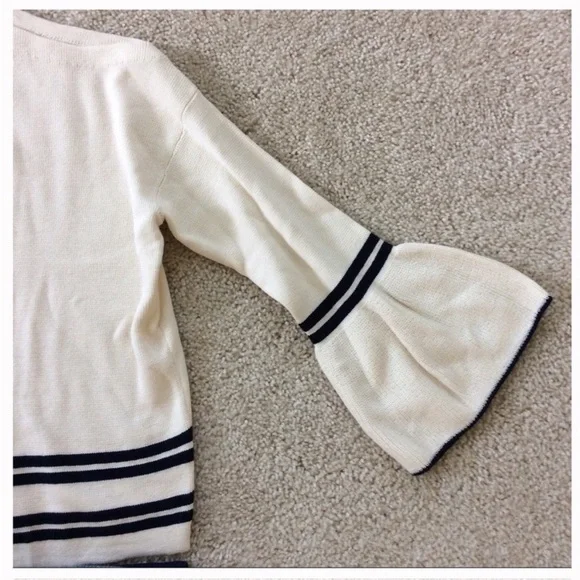 {Anthropologie} Leander Open Shoulder Top by Knitted & Knotted - Picture 4 of 5